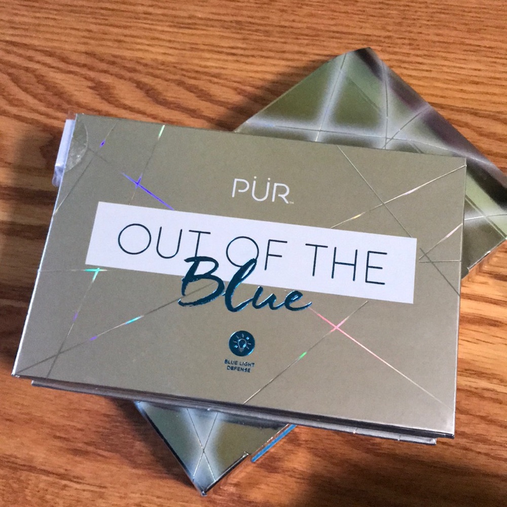 PUR OUT OF THE BLUE EYESHADOW PALETTE